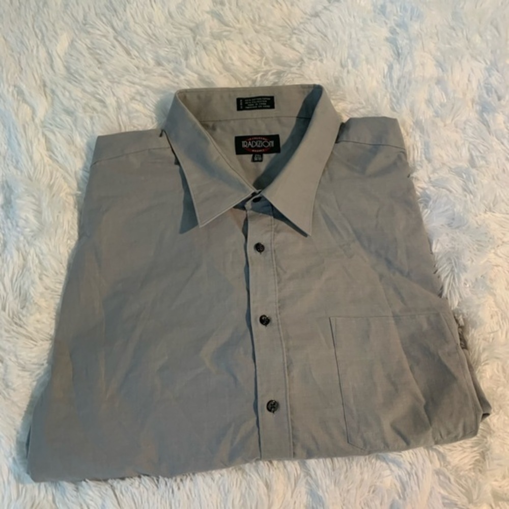 NWOT Tradizioni Button Down Plus Size Shirt!